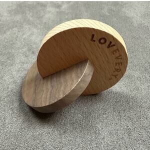 Lovevery Hand-To-Hand Discs The Charmer Play Kit 3-4 Months